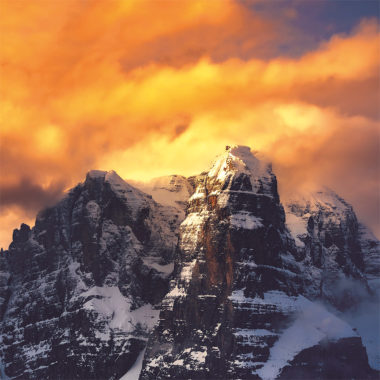 Wandbild Magischer Berggipfel