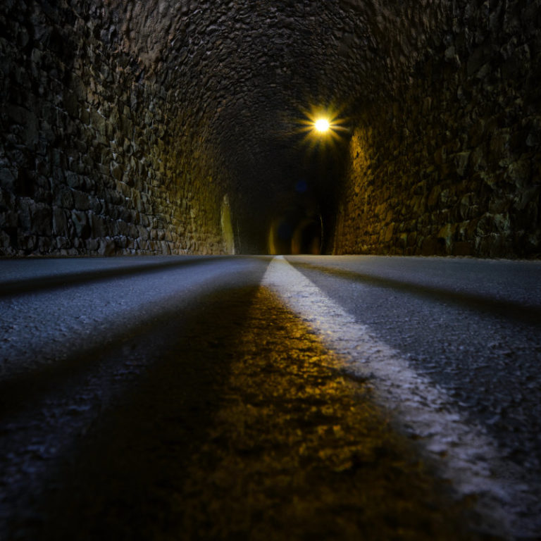 Wandbild Licht im Tunnel